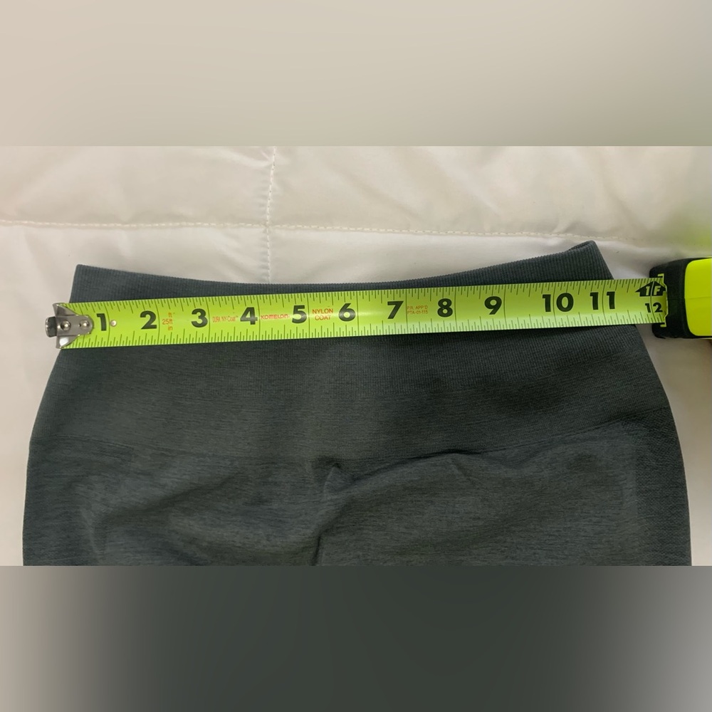 NEW Alphalete Amplify Leggings Size Medium in the colour Smoke - Picture 4 of 6